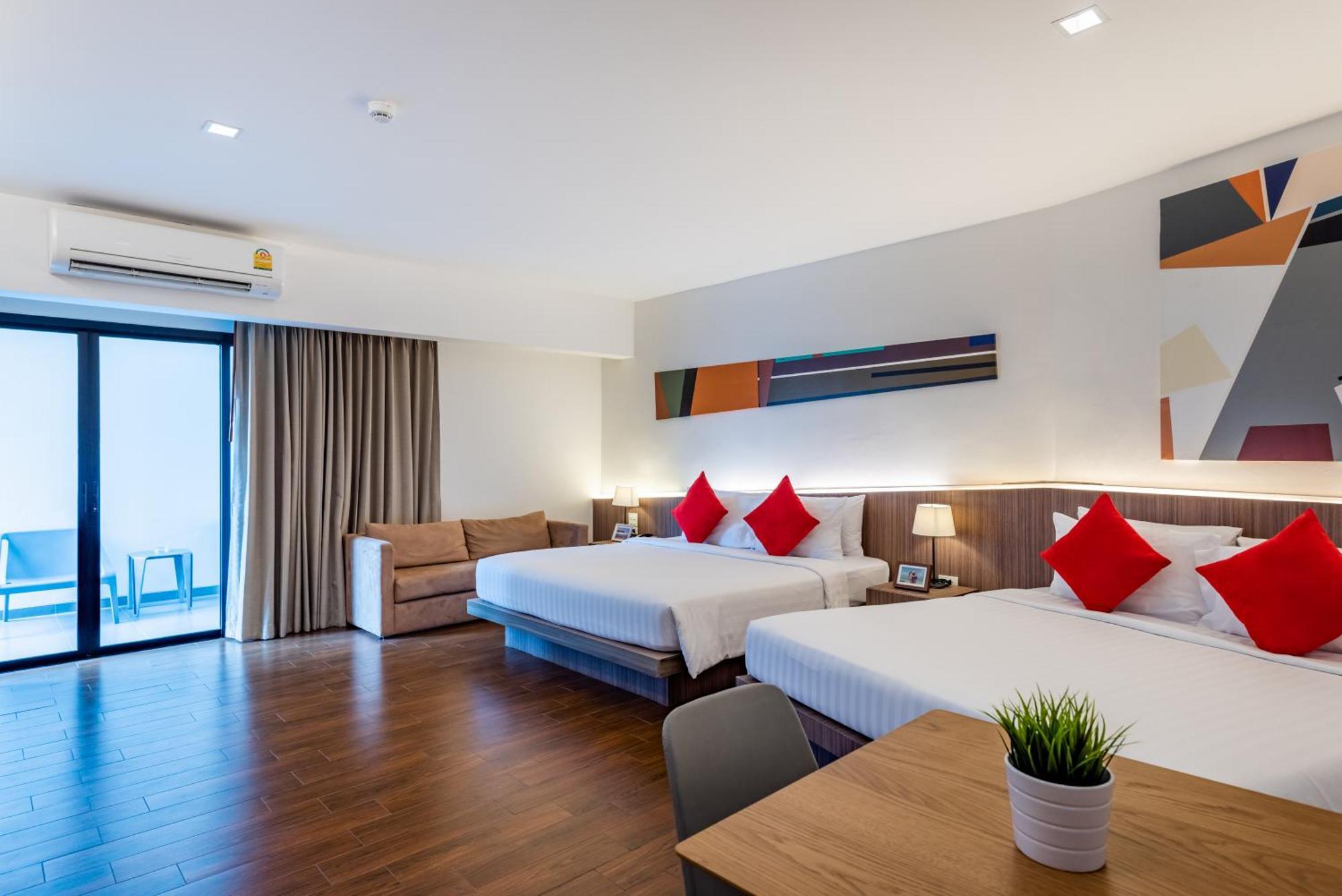 J Inspired Hotel Pattaya Exterior photo